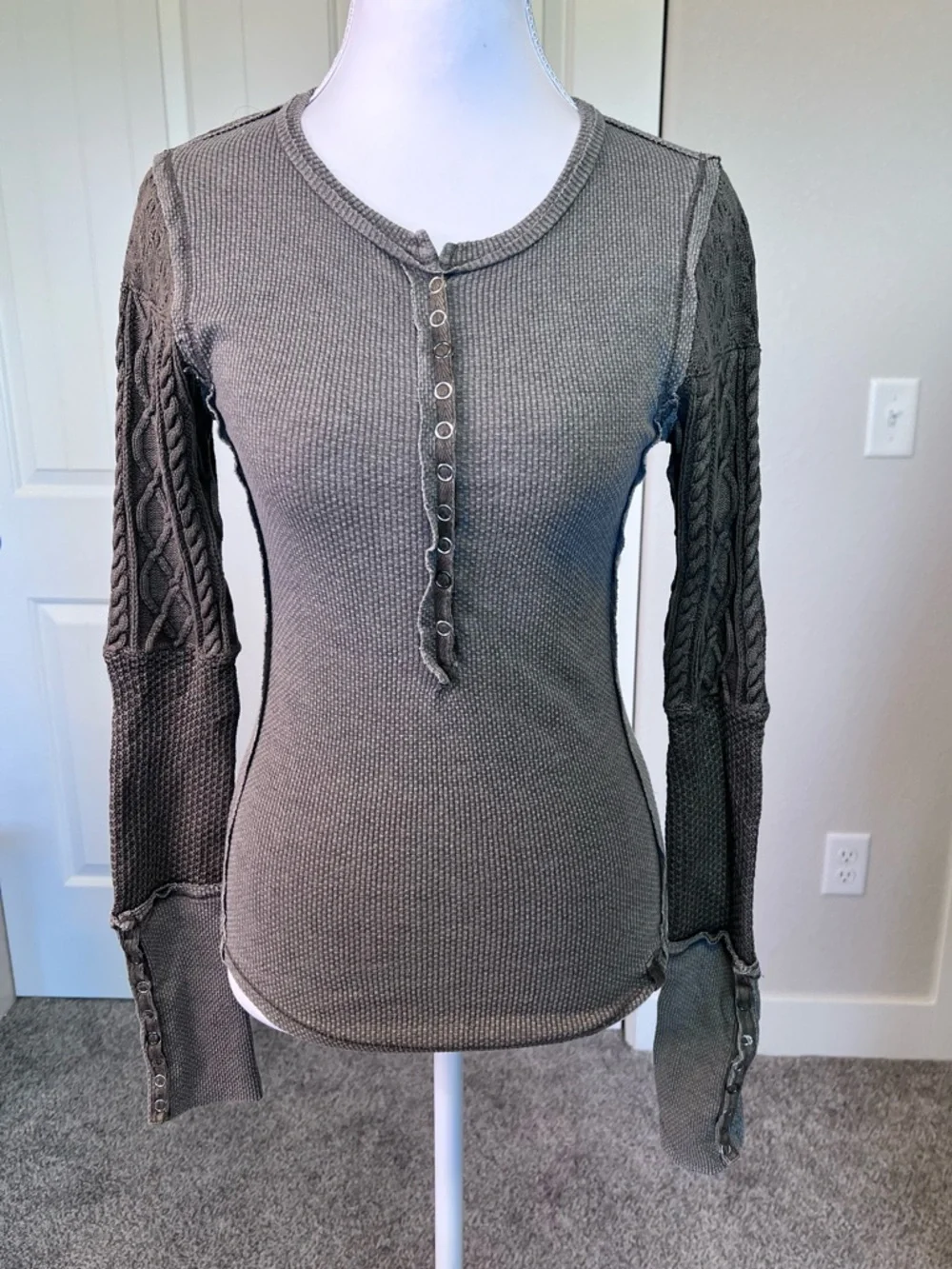 Free People We The Free Twisted Cable Cuff thermal henley top XS